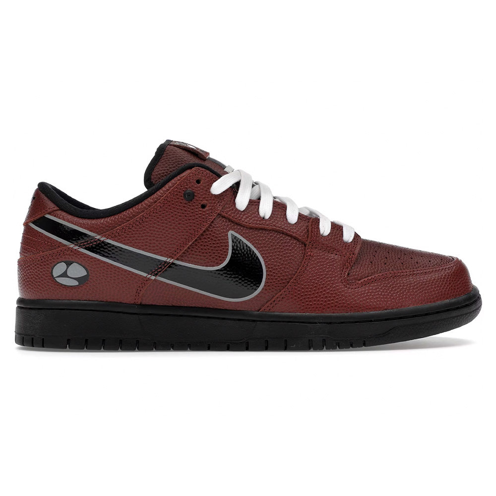 Nike SB Dunk Low Limosine Skateboards